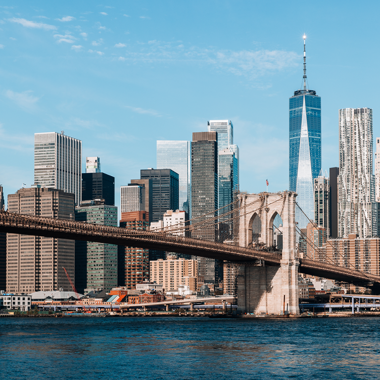 New York City skyline with Brooklyn Bridge and Manhattan Downtown