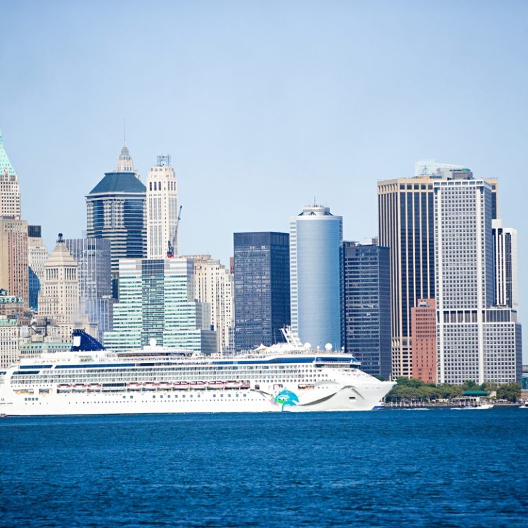  Cruise ship on Hudson River